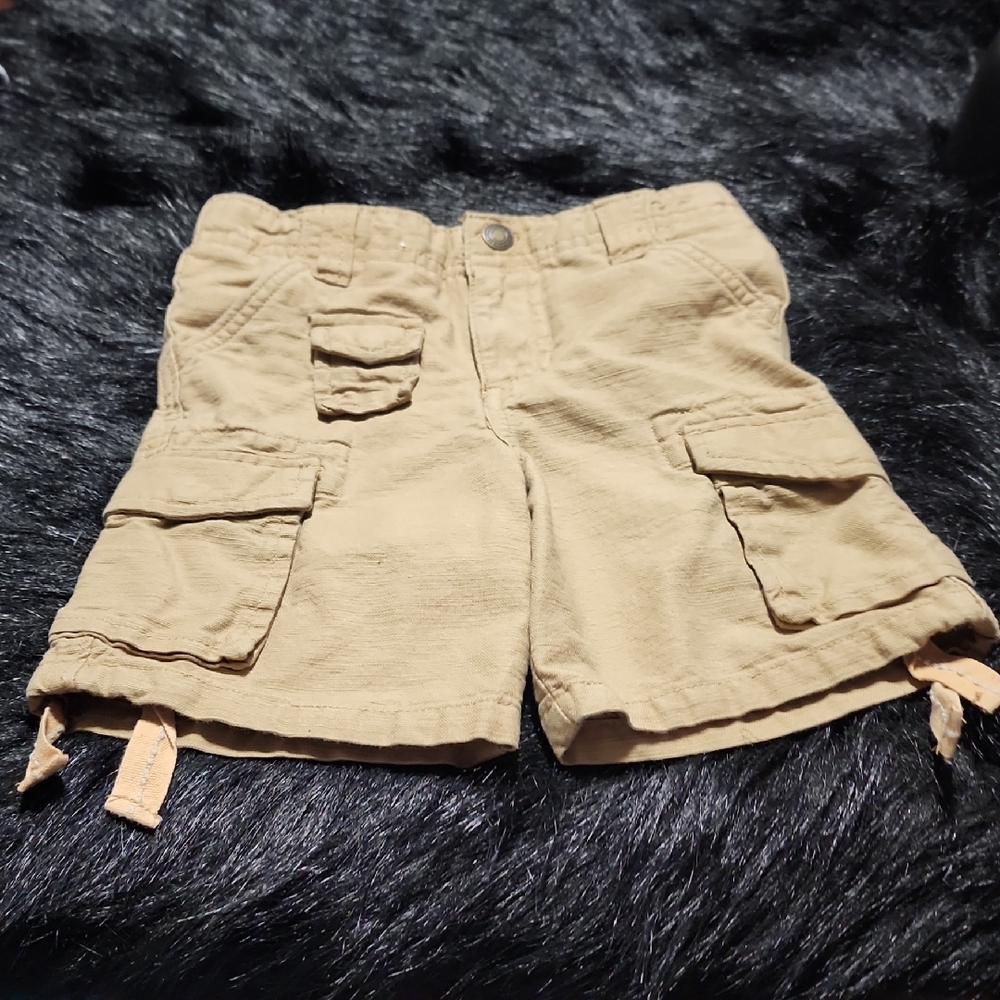 Wonderkids Tan Cargo Shorts with Utility Pockets. Boys Size 18 Months.
